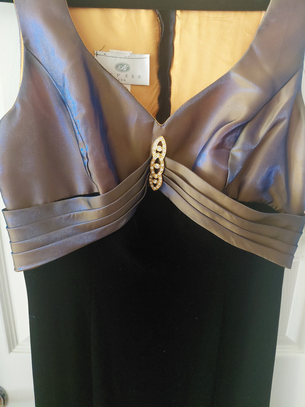 Veronica Women's Black Color-Changing Gown with Diamond Pin Belt