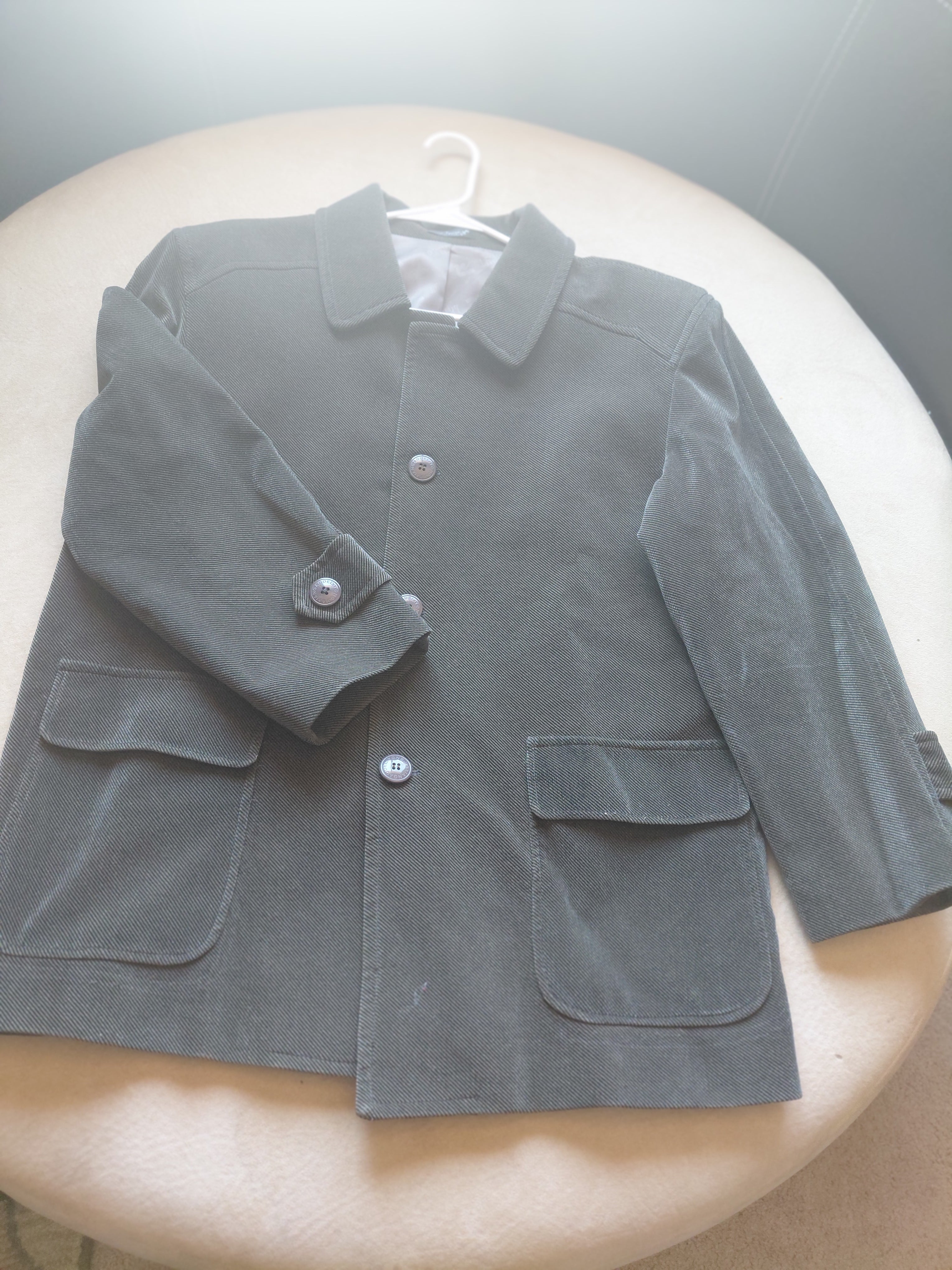 Men's Dark Gray Casual Suit Jacket with Large Flap Pockets, 3-Button Front & Sleeve Buttons