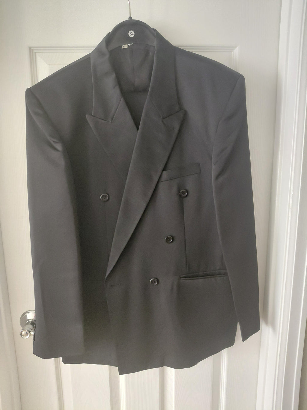 Wayne Men's Black Asian-Style 2-Piece Suit - 6-Button with Flap Pockets
