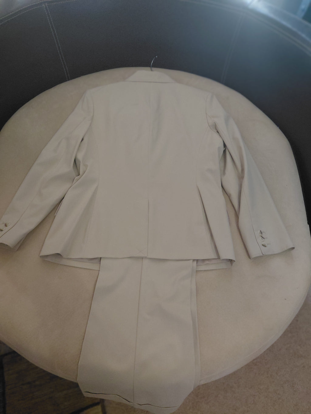 Women's The Limited Stretch Beige 2-Piece Pant Suit with 2-Button Front & Large Flap Pockets – Sizes 11/12