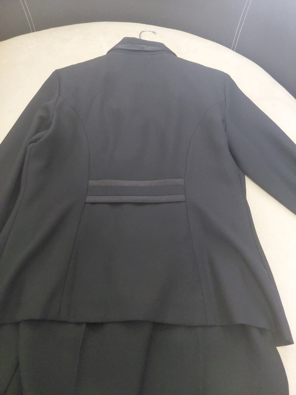 Women's Leslie Fay Pant Suit with Fancy Pleats, Silk Accents & Belt – Size 12