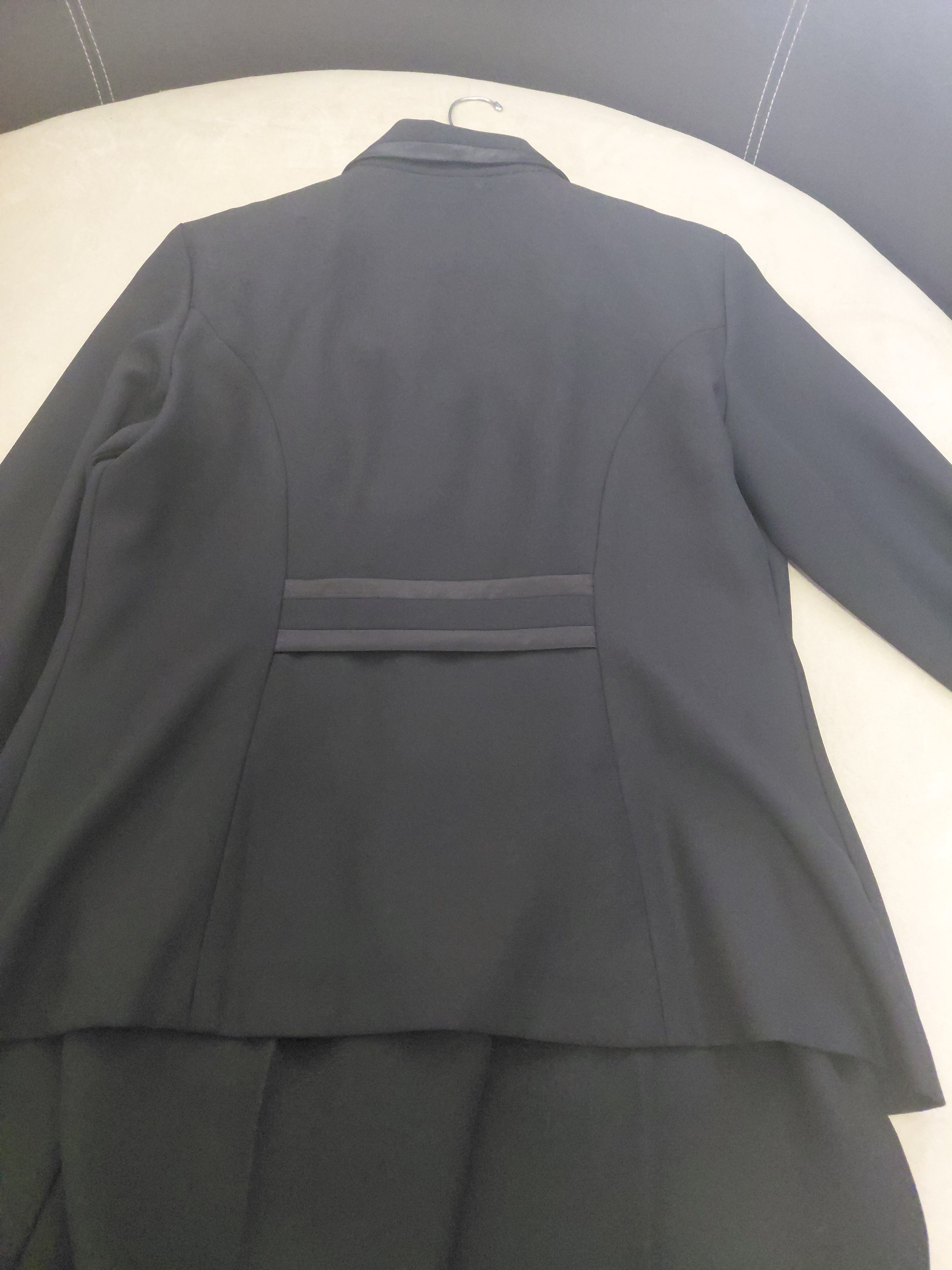 Women's Leslie Fay Pant Suit with Fancy Pleats, Silk Accents & Belt – Size 12